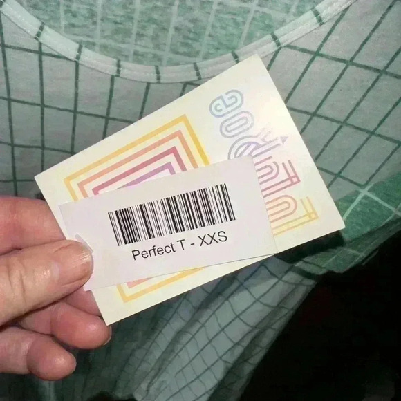 Lularoe XXS green & white plaid Perfect T. Reverse color way front, back .‎ NWT. - Picture 3 of 6